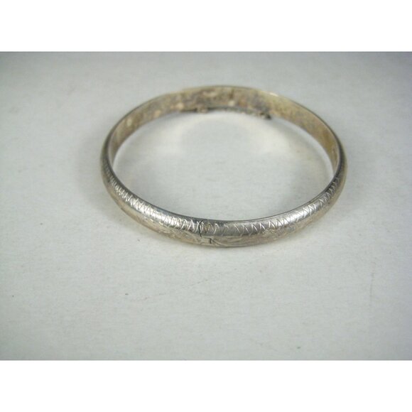SU Thai Vintage 925 Sterling Silver Etched Bangle Bracelet Hinged Safety Chain - Picture 4 of 10